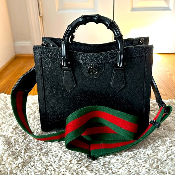 Small Gucci Diana Bag - Rare Black Handles (like new) - Picture 1 of 8